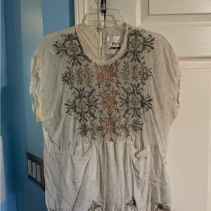 Johnny Was White Silk Embroidered Top sz XS